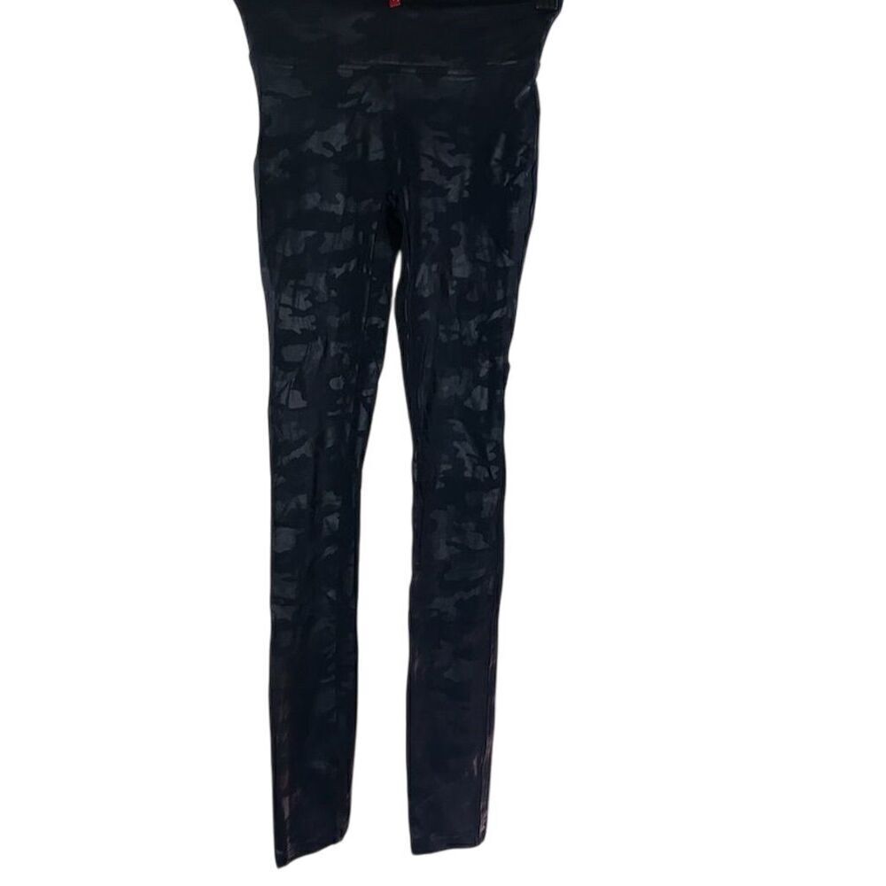 Spanx Women's XS Black Camo High-Rise Leggings